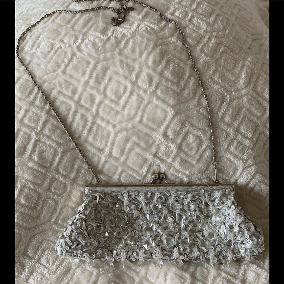 VINTAGE DISCO CRYSTAL BEADED CLUTCH, HANGING FAUX CRYSTAL FANCY PURSE, NWOT - Picture 1 of 4